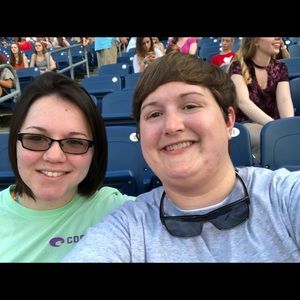 Meet your Posher, Brittney